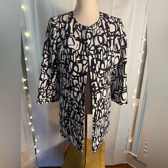Kasper Black and White Blazer with Graphic Print - Picture 1 of 7
